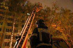 В ЛНР после удара беспилотника загорелась многоэтажка