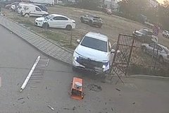 В российском городе произошло ДТП из-за посадившей ребенка за руль матери