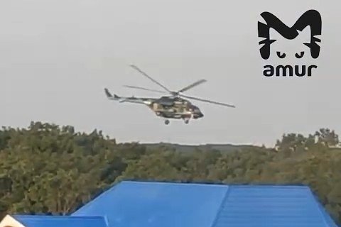 Серия взрывов прогремела во Владивостоке рядом с административными зданиями. Над городом заметили военный вертолет