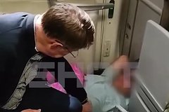 Глава Минздрава спас пассажира во время полета в Ханой