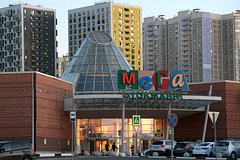 В Подмосковье несколько сотен человек эвакуировали из торгового центра
