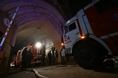 В Москве загорелся ангар с кислородными баллонами